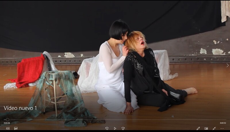 Videos de ensayo de obra de teatro de Maha Vial y Paz Jara