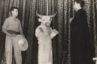 Fotografía de montaje Chinchilote: el campesino, la vaca y el sacerdote
