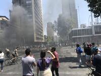 Barricada y manifestantes en Vicuña Mackenna, Providencia